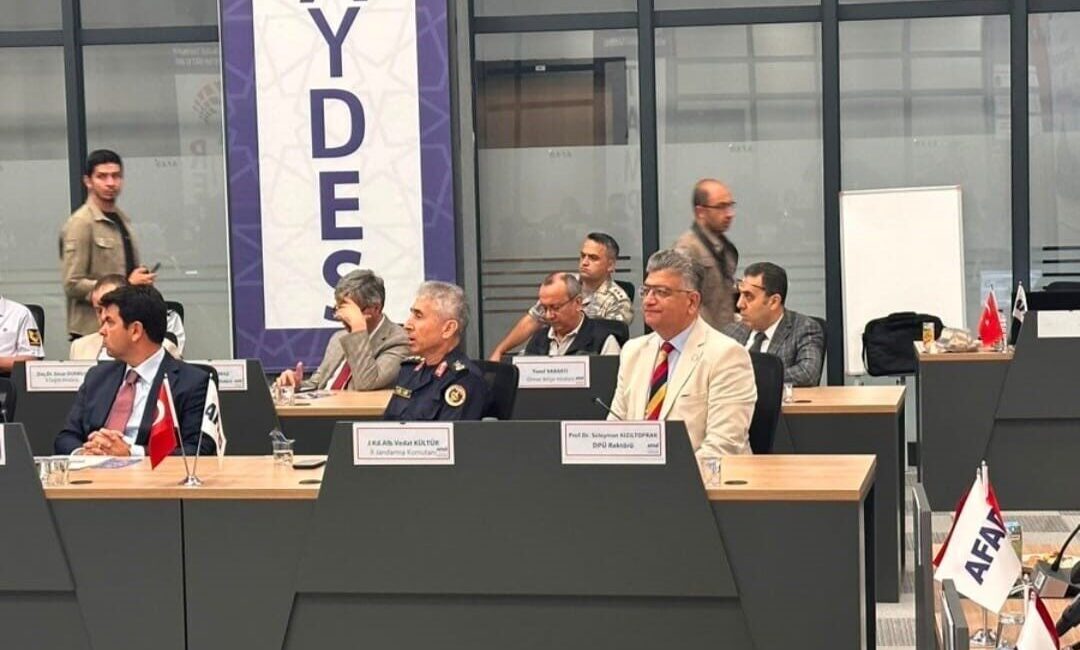 Kütahya Dumlupınar Üniversitesi Rektörü Prof. Dr. Süleyman Kızıltoprak, Kütahya İl