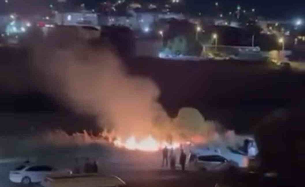 Balıkesir’in Susurluk ilçesinde gerçekleşen bir düğünde atılan havai fişekler, yol