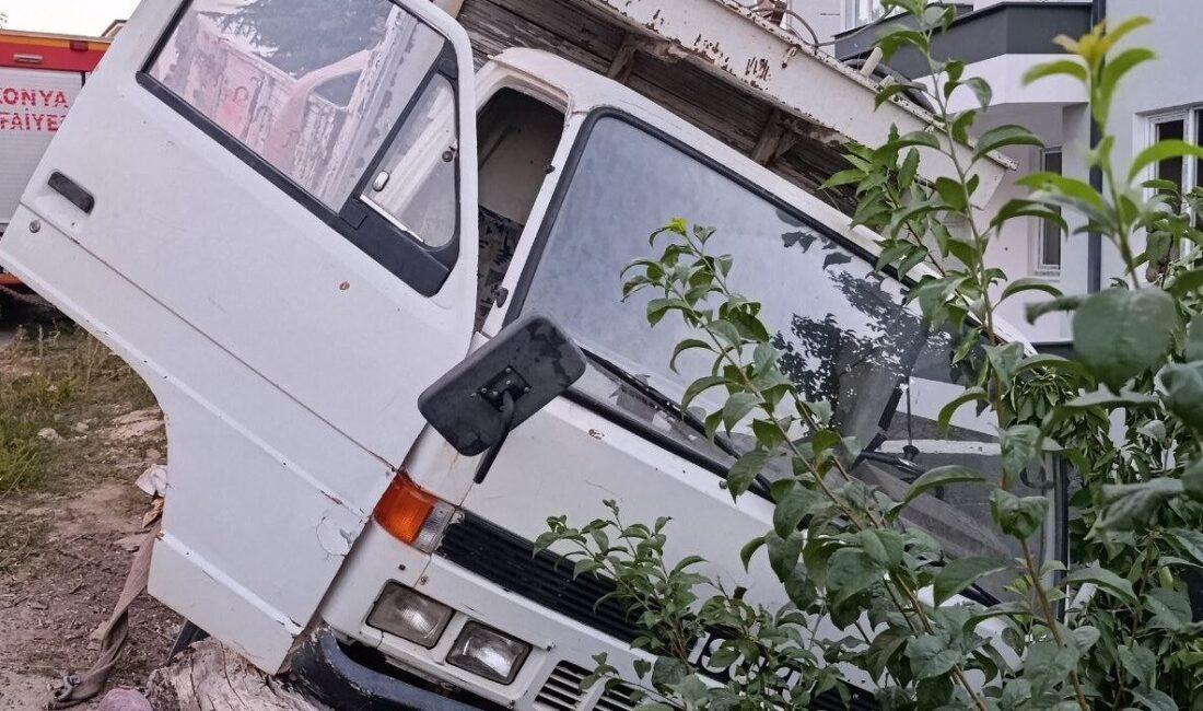 Beyşehir ilçesinde meydana gelen olayda, freni boşalan boru yüklü kamyoneti