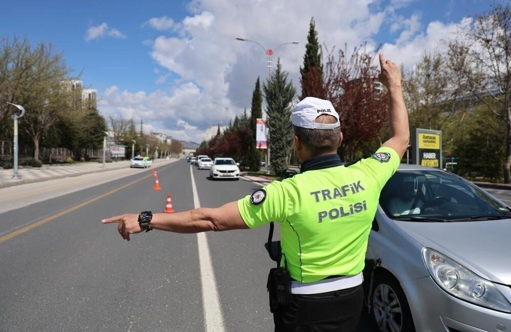 Son bir hafta içinde Düzce’de Jandarma ve Polis trafik ekipleri,