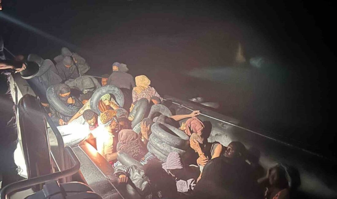 Muğla’nın Milas ilçesi açıklarında Sahil Güvenlik ekipleri tarafından durdurulan bir