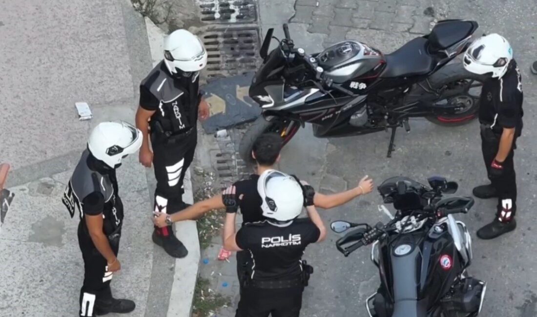 Edirne’de, Narkotik Suçlarla Mücadele Şube Müdürlüğü ekipleri tarafından yürütülen uyuşturucu