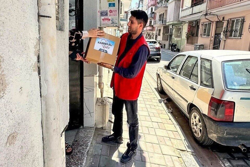 Efeler Belediye Başkanı Anıl Yetişkin liderliğinde sosyal belediyecilik anlayışını tüm