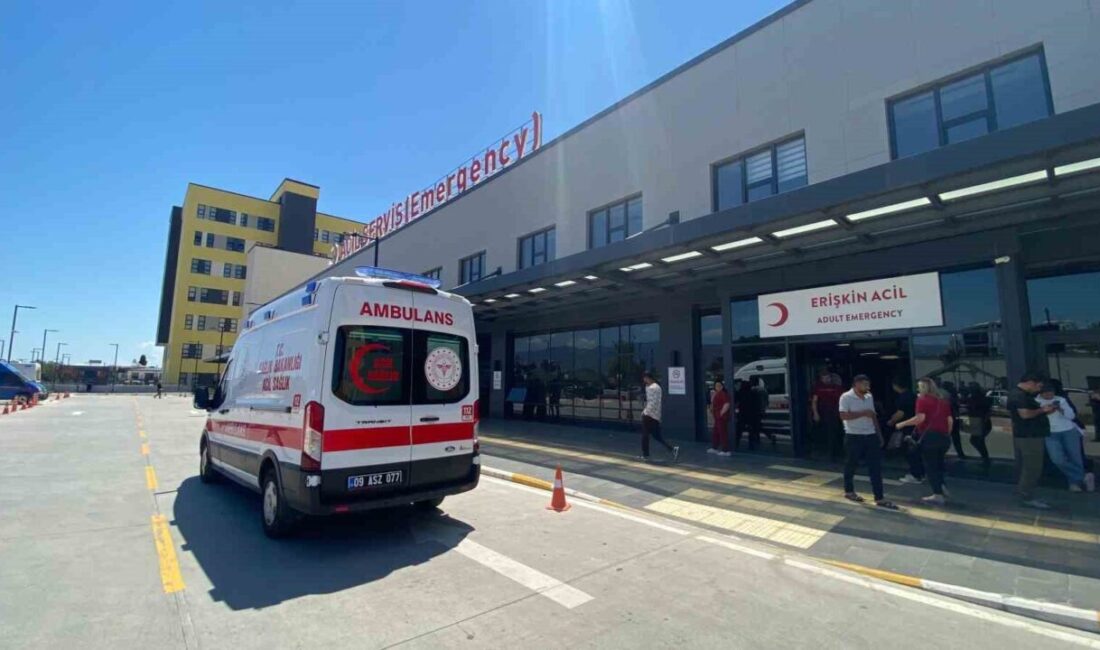 Efeler ilçesinde gerçekleşen bir trafik kazasında iddiaya göre trafik ışıklarında