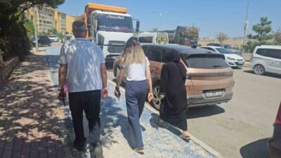 Elazığ Belediyesi Zabıta Müdürlüğü ekipleri, cuma namazı çıkışında dilencilere yönelik