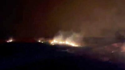 Elazığ’ın Palu ilçesinde gece saatlerinde dağlık alanda başlayan yangın, ekiplerin