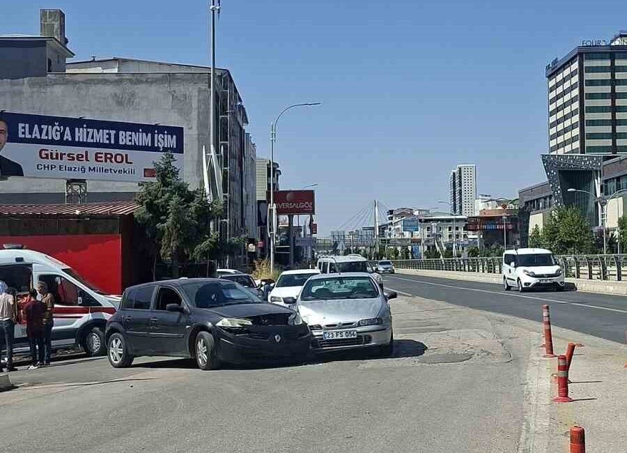 Elazığ’da meydana gelen trafik kazasında, Malatya Caddesi üzerinde seyir halindeki