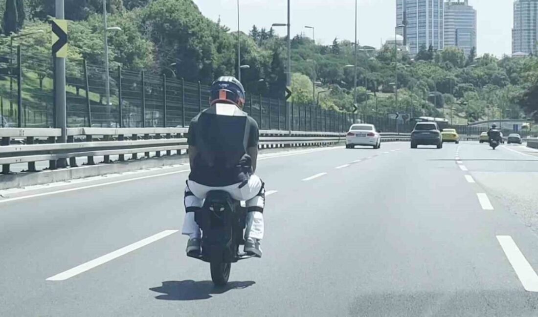 Üsküdar bölgesinde, bir sürücünün tehlikeli yolculuğu cep telefonu kamerasıyla kaydedildi.