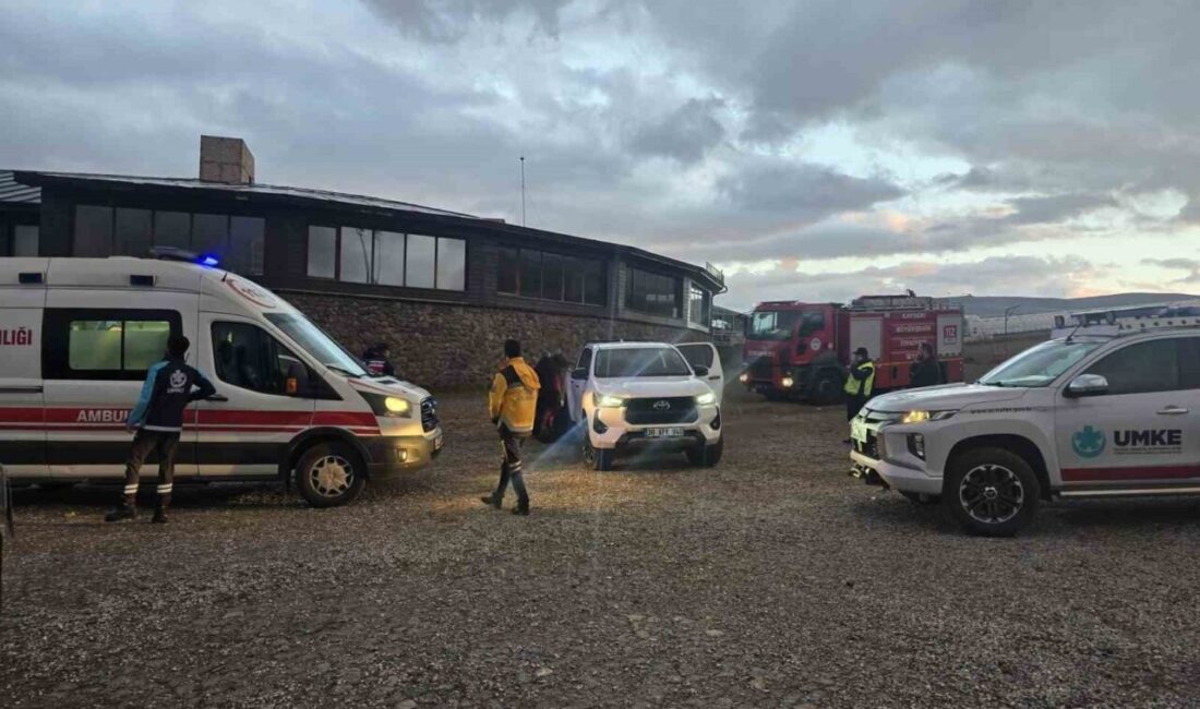Kayseri’de Erciyes Dağı’nda yürüyüş yaparken donma tehlikesi geçiren bir kişi,