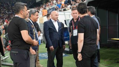 Ankara İl Emniyet Müdürü Maksut Yüksek, Gençlerbirliği ile Fenerbahçe arasında