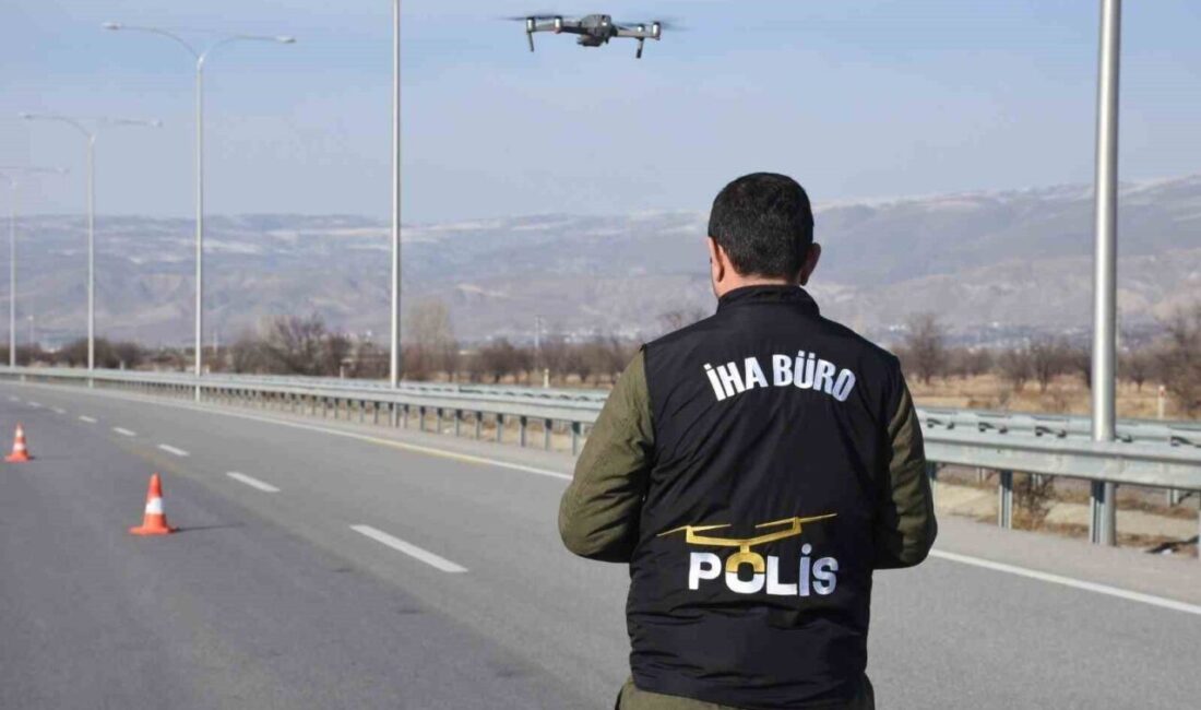 Erzincan’da, polis ekipleri tarafından trafik kazalarının azaltılması ve sürücülerin trafik