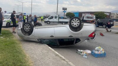 Erzincan’da meydana gelen trafik kazasında, otomobilin kontrolünü kaybederek takla atması