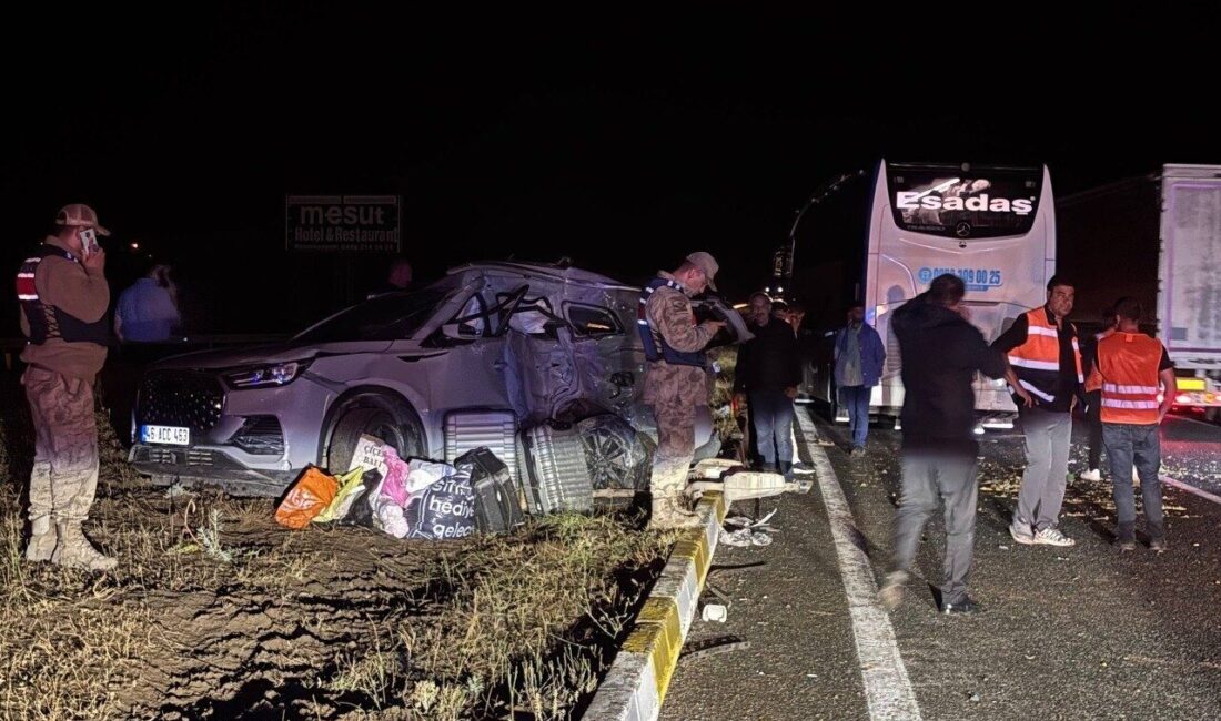Erzincan’da meydana gelen trafik kazasında, bir yolcu otobüsü ile bir