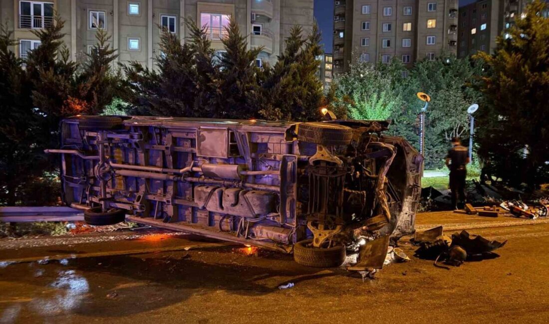 Esenler ilçesinde iddia edilen makas atarak ilerlediği belirtilen bir minibüs,