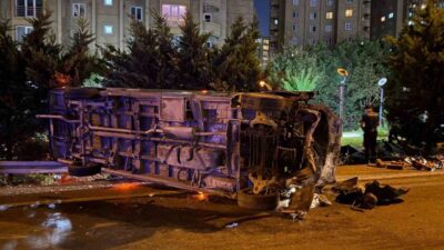 Esenler ilçesinde iddia edilen makas atarak ilerlediği belirtilen bir minibüs,