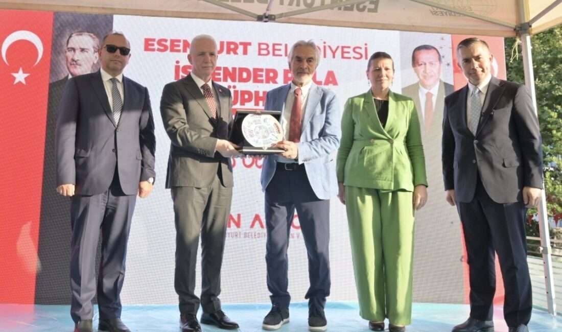 Akçaburgaz Mahallesi’ne Esenyurt Belediyesi tarafından kazandırılan İskender Pala Kütüphanesi ile