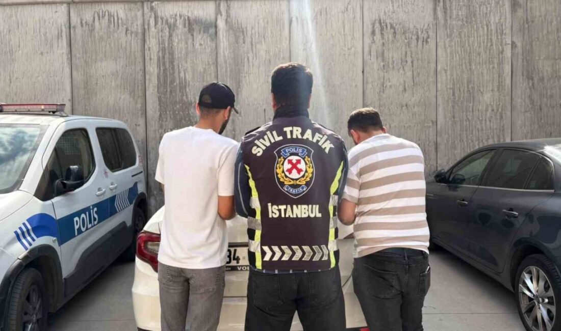 Esenyurt’ta bir aracı saldırı amacıyla ısrarla takip eden kişiler polis