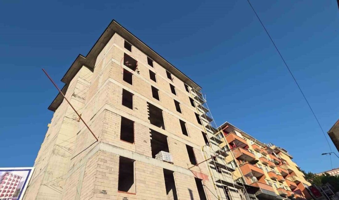 Karadeniz Ereğli ilçesinde bir kişi, eşiyle yaşadığı bir tartışma sonrasında