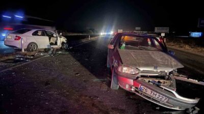 Eskişehir-Ankara karayolunda meydana gelen trafik kazasında 5 kişi yaralandı. Kaza,