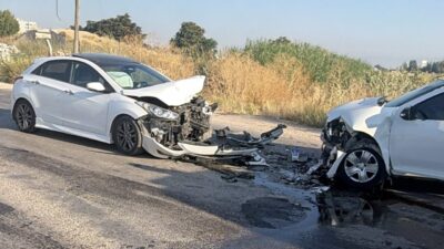 Odunpazarı ilçesinde yaşanan bir trafik kazasında iki aracın kafa kafaya