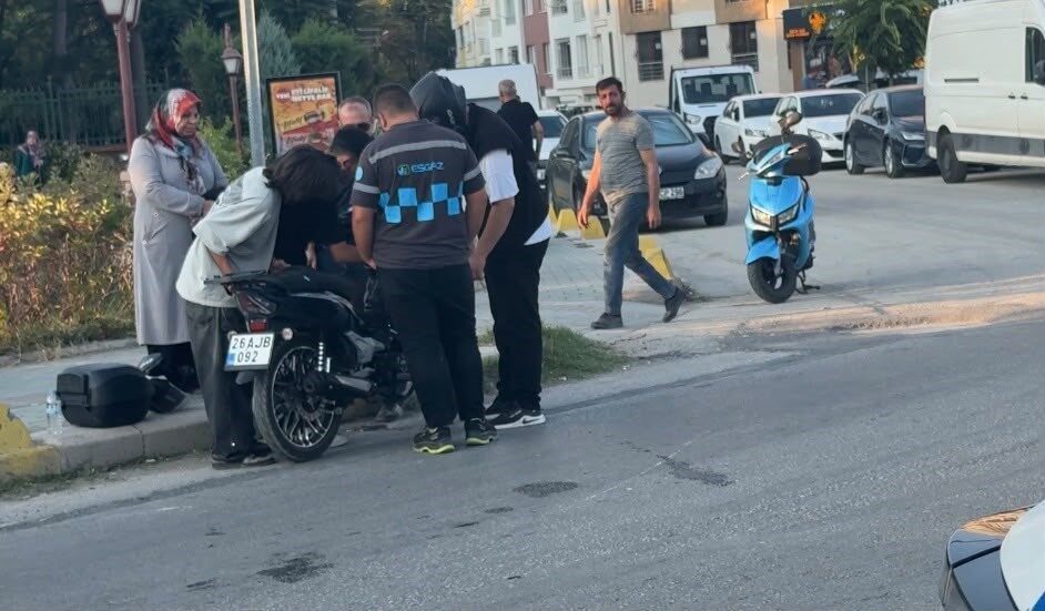 Eskişehir’de meydana gelen trafik kazasında 2 motosiklet çarpıştı ve 1