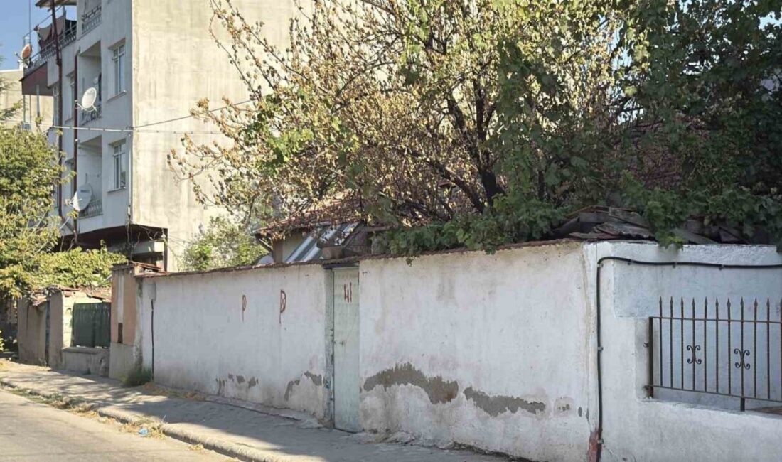 Tepebaşı ilçesindeki bir evde alkol alan iki arkadaş arasındaki anlaşmazlık