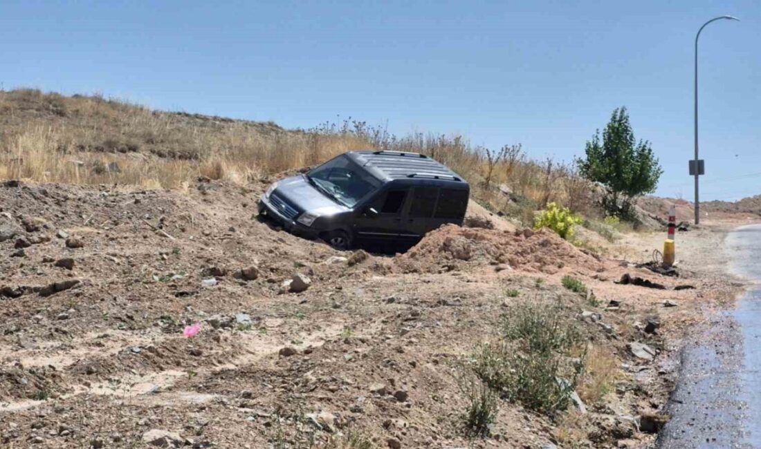 Eskişehir’de meydana gelen trafik kazasında sürücüsünün kontrolünü kaybettiği hafif ticari