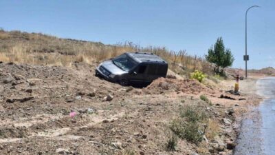 Eskişehir’de meydana gelen trafik kazasında sürücüsünün kontrolünü kaybettiği hafif ticari