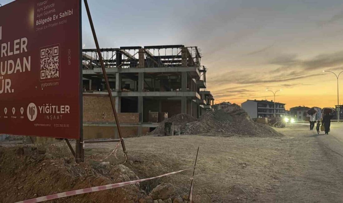 Eskişehir’de, Emek Mahallesi’nde bulunan 3 katlı bir inşaatın en üst