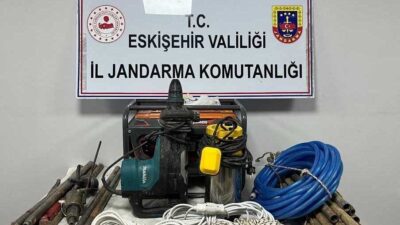 Eskişehir’in Odunpazarı ilçesinde, define aramak amacıyla izinsiz kazı yapan beş