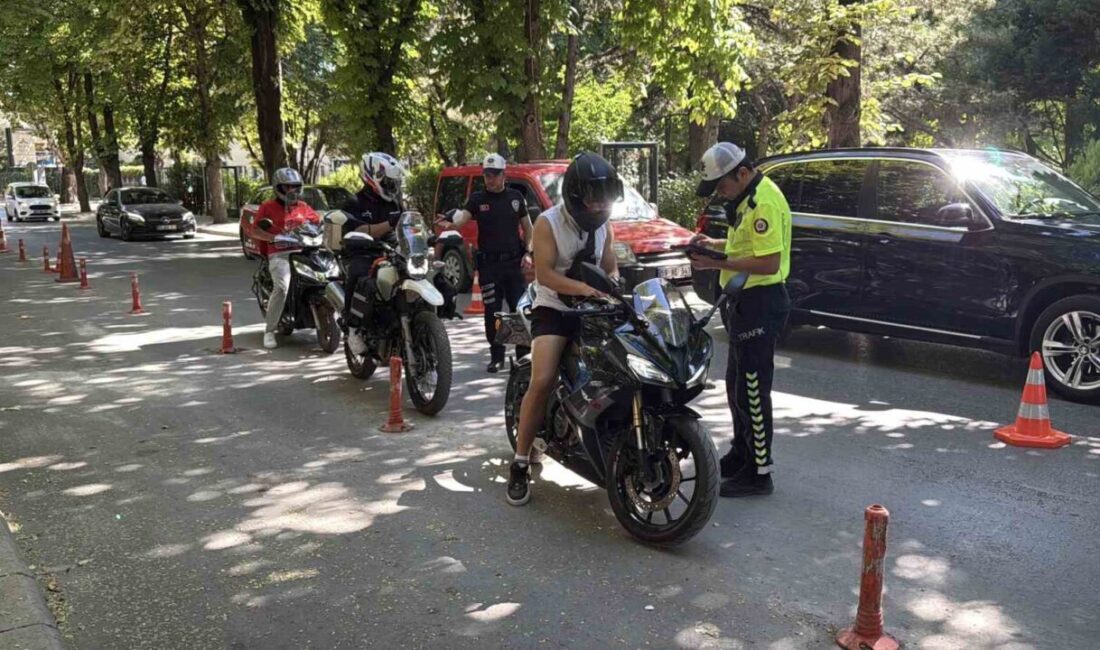 Eskişehir’de polis ekipleri tarafından gerçekleştirilen motosiklet denetiminde 350 araç incelendi