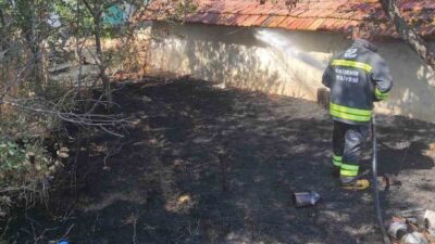Çifteler ilçesindeki bir evin bahçesinde başlayıp ahıra sıçrayan yangın, itfaiye