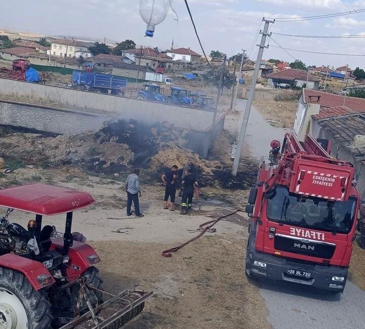 Günyüzü ilçesine bağlı Kavuncu Mahallesi’nde bir çiftçiye ait saman balyalarının