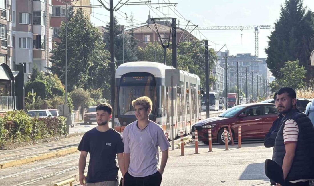 Eskişehir’de bir tramvayın çarptığı yaya, yaşadığı kaza sonucunda yaralandı. Bazı