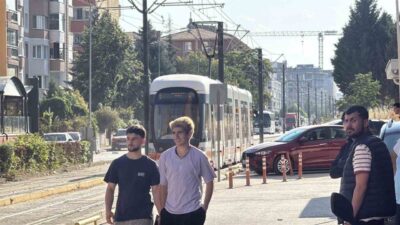 Eskişehir’de bir tramvayın çarptığı yaya, yaşadığı kaza sonucunda yaralandı. Bazı