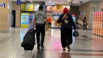 Eskişehir Tren Garı’nda bir kadın yolcunun ayağı trene sıkıştı ve