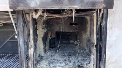 Eskişehir’de seyir halindeki bir yolcu otobüsünün bagaj kısmında yangın çıktı.