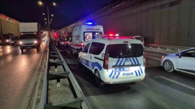 Eskişehir’de meydana gelen zincirleme trafik kazasında 4 araç birbirine girdi