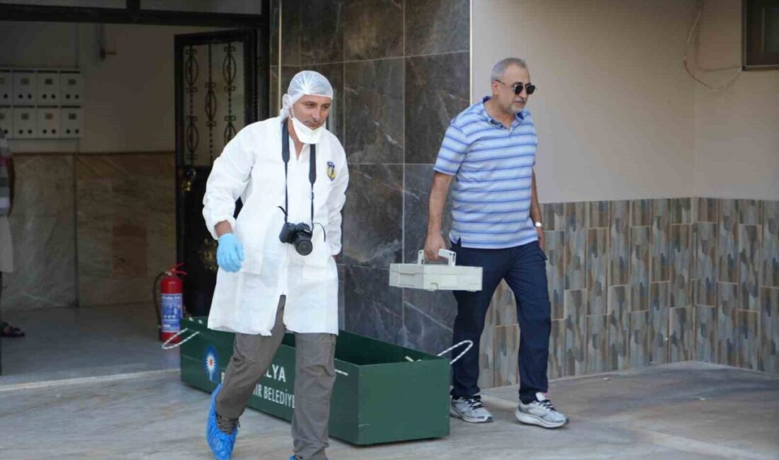 Antalya’da aynı evde yaşayan 93 yaşındaki bir kadın ve 71