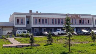 Kocasinan ilçesinde meydana gelen bir olayda bir kişi, evinde bıçaklanarak