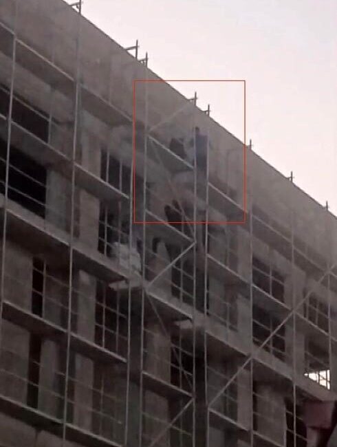 Hatay’da bulunan Mustafa Kemal Üniversitesi Diş Hekimliği Fakültesi inşaatında çalışan