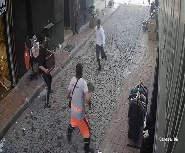 Fatih Beyazıt’ta tramvayda gerçekleşen bir hırsızlık olayında, bir vatandaşın cep