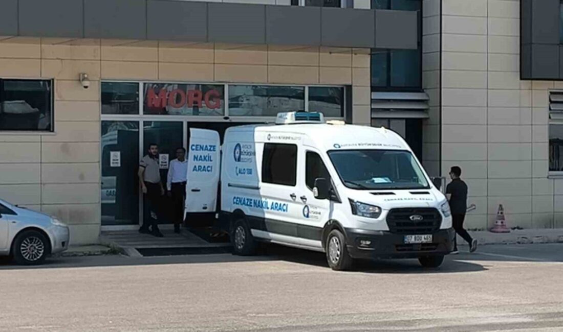 Akseki ilçesinde meydana gelen trafik kazasında yaşanan üzücü olayda, Minibüs