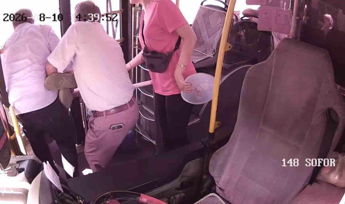 Kayseri ilinde özel halk otobüsünde seyahat ederken rahatsızlanan bir yolcu,