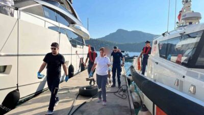 Muğla kentinin Fethiye ve Marmaris ilçeleri açıklarında seyir halinde olan