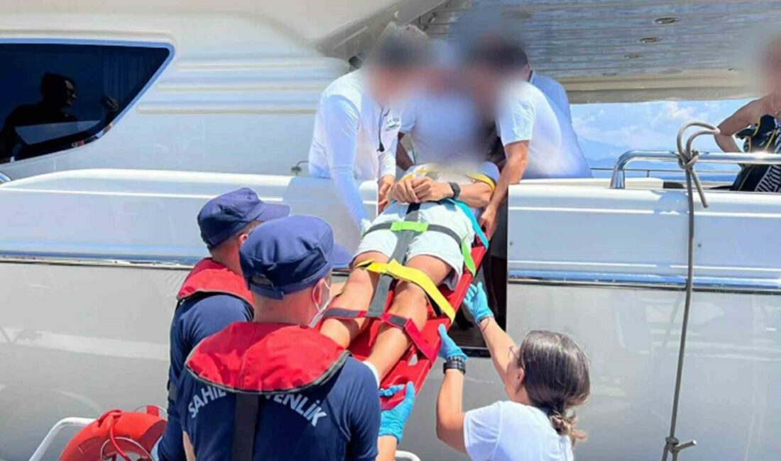 Muğla’nın Fethiye ilçesi açıklarında seyreden özel bir tekne yolcusu, yaşadığı
