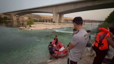 Fırat Nehri’nin Adıyaman-Şanlıurfa il sınırındaki kesiminde su seviyesinin hızla yükselmesi