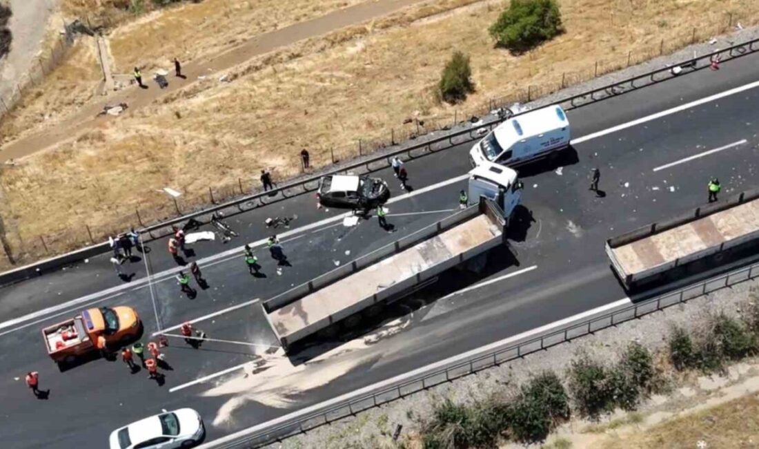 Nurdağı ilçesinde meydana gelen zincirleme trafik kazasında 4 aracın karışması