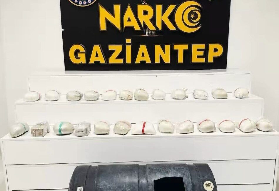 Gaziantep’te gerçekleştirilen bir operasyonda, bir tırın dorsesinde ve başka bir