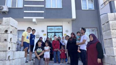 Gaziantep’te, bir apartmanda yaşayan sakinler, yaklaşık 3 yıldır çözülemeyen sorunlarla